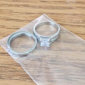 Set engagement rings